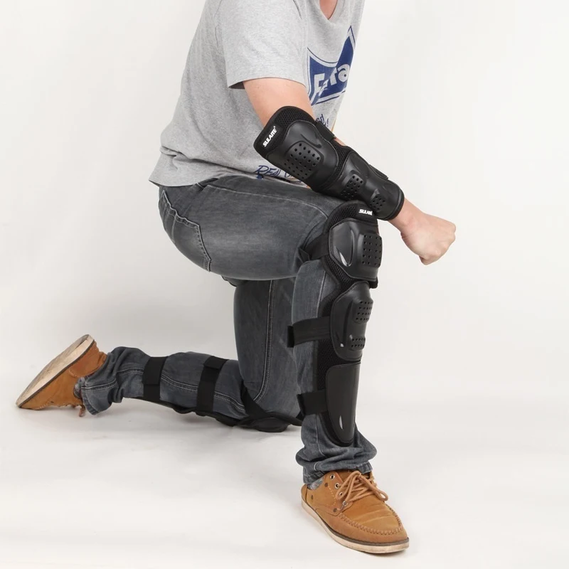 Val- en aardbevingsbestendige knie- en elleboogbeschermers voor volwassen motorrijders. Beschermende uitrusting voor veilig rijden.