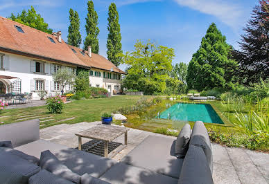 Corps de ferme avec jardin 1