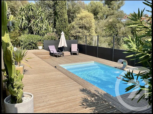 Maison avec piscine et jardin 1