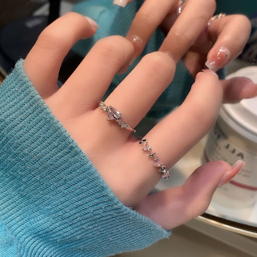 Title 4, Magic Girl Cute Love Heart Ring For Women. A ch...
