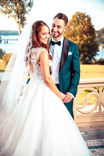 Pulmafotograaf Stan Vlahovsky (bellevueweddings). Foto tehtud 17 september 2019