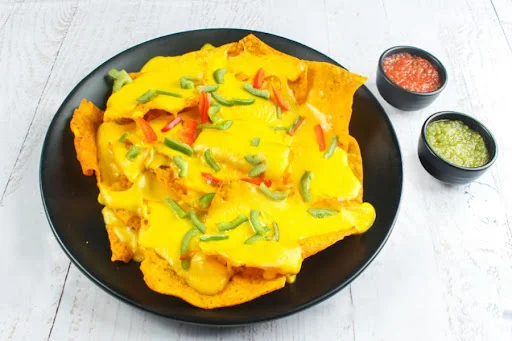 Nachos With Cheese Sauce