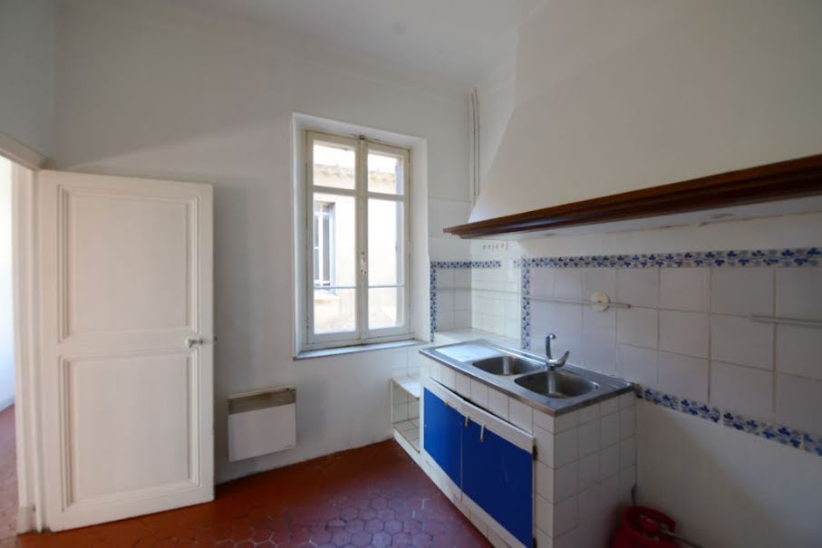 Location  appartement 4 pièces 96 m² à Grasse (06130), 870 €