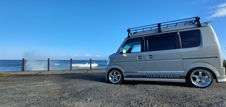 エブリイバンのタイタントラック・波しぶきと愛車・広い車庫が欲しい・広い作業場が欲しい・お金が欲しい🤣に関するカスタム事例の投稿画像4枚目