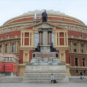 イギリス・ロンドンにある音楽の殿堂「ロイヤル・アルバート・ホール」にガイドツアーで潜入