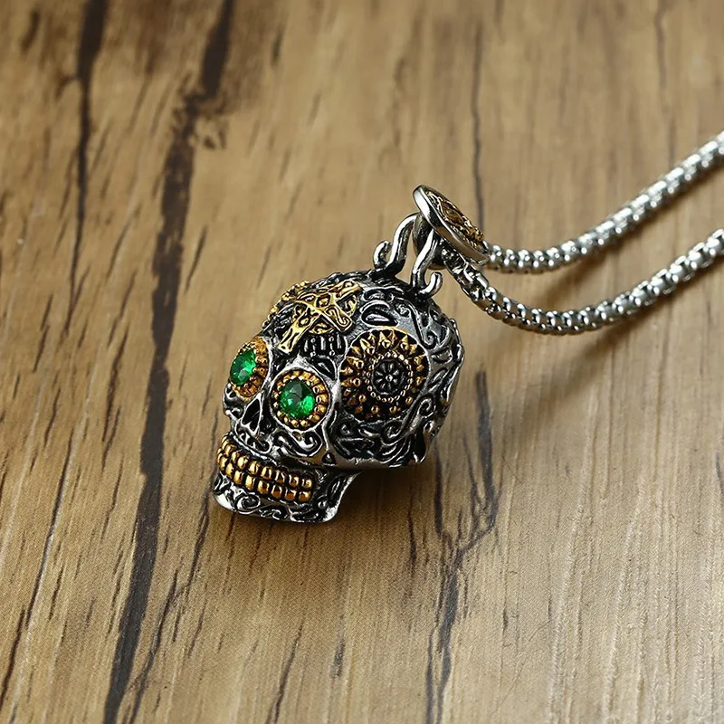 Titanium stalen Ghost Head hanger heren ketting met groen oog schedel. Stoere schedelketting voor mannen. Uniek design.