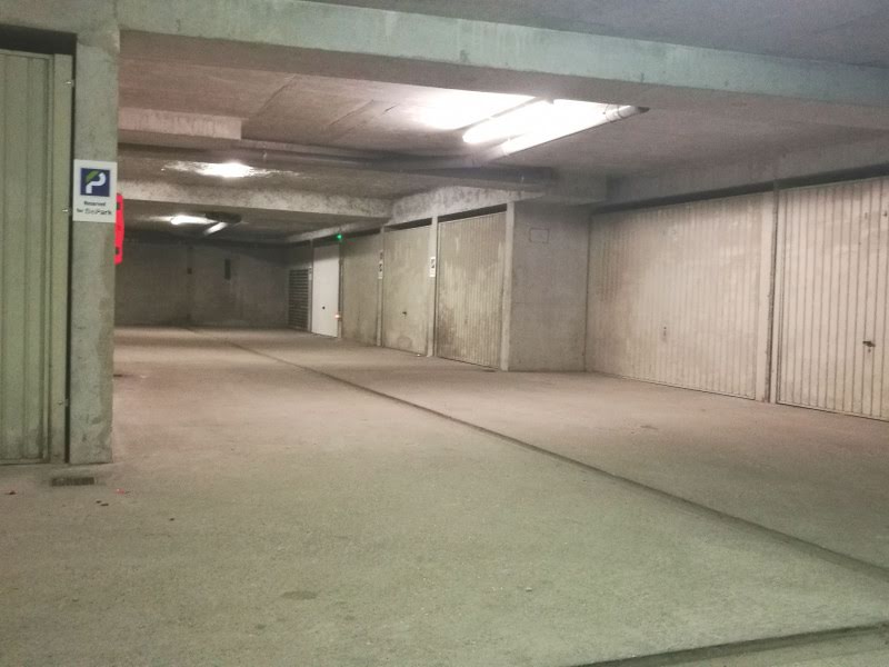 Location  parking  12 m² à Villeurbanne (69100), 70 €