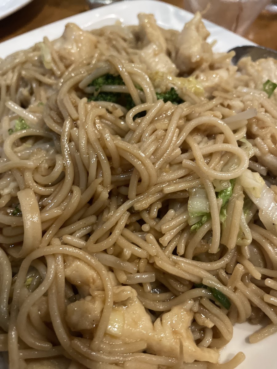 Chicken Lo Mein