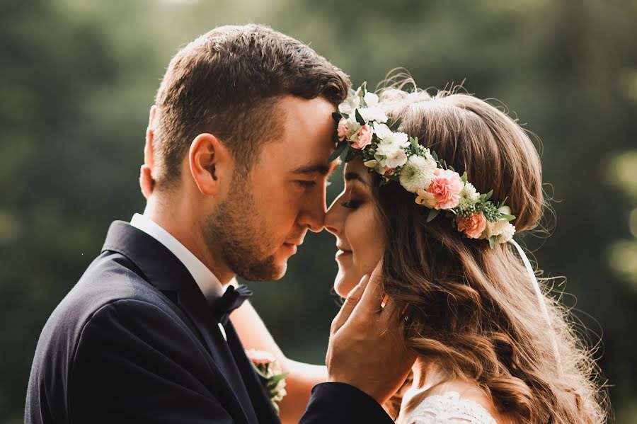 Fotógrafo de casamento Thomas Kurzydlak (einmalimleben). Foto de 18 de fevereiro 2019