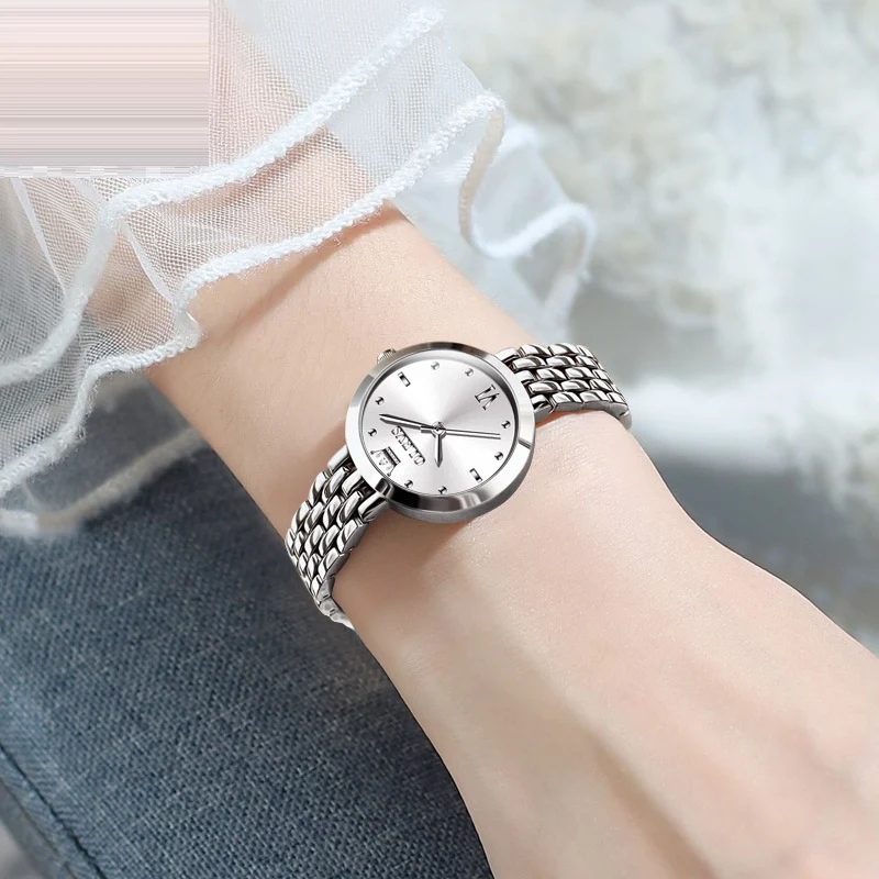 Reloj de cuarzo para mujer impermeable y de moda simple perfecto para uso diario. Diseño elegante y resistente al agua.