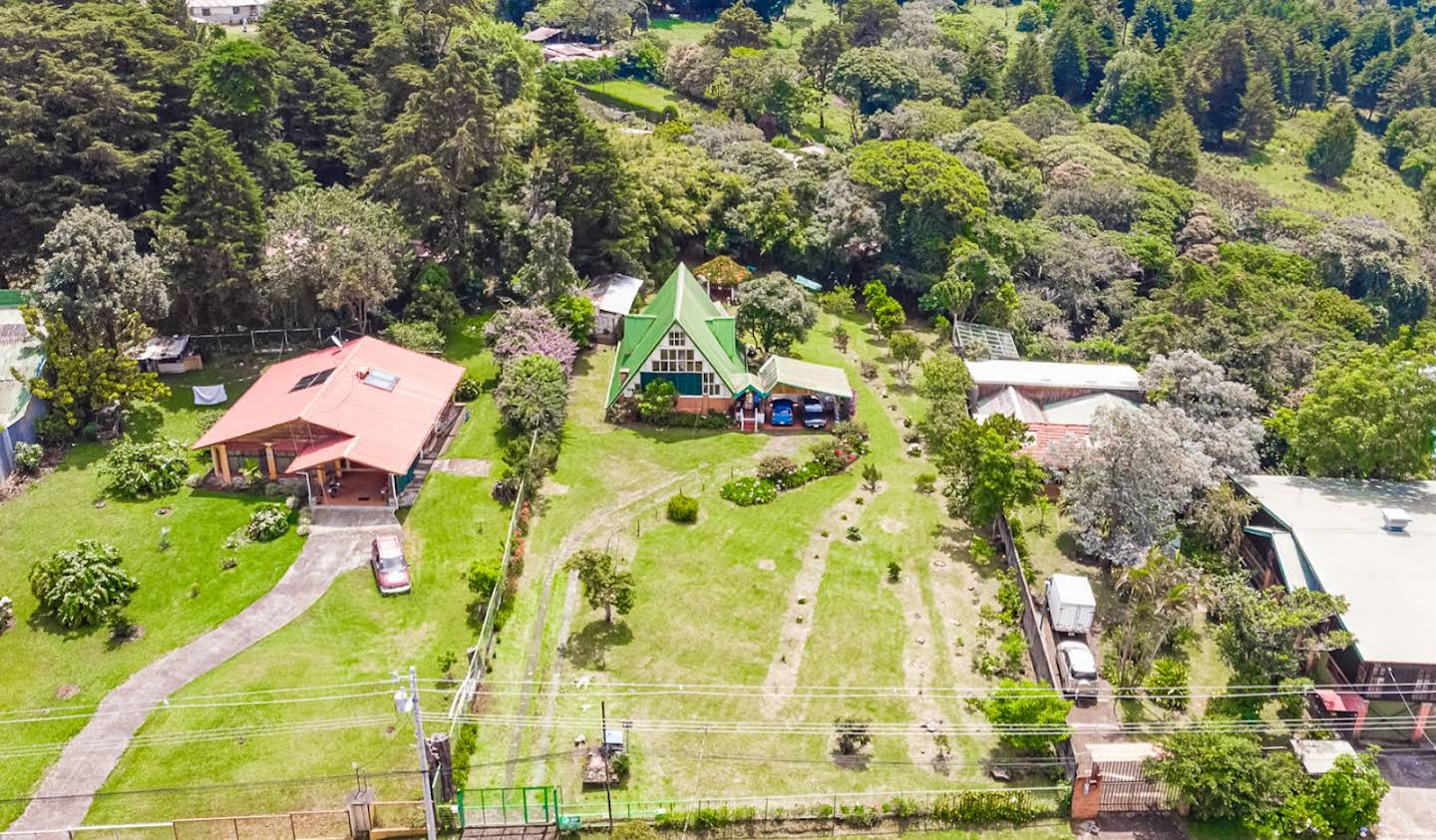 Villa with garden and terrace Heredia