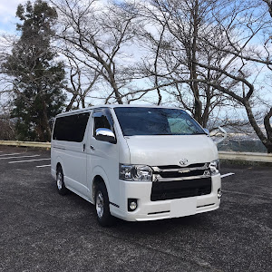 ハイエースバン TRH200V