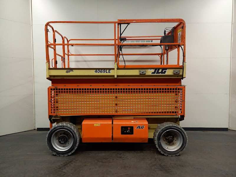 Picture of a JLG 4069LE