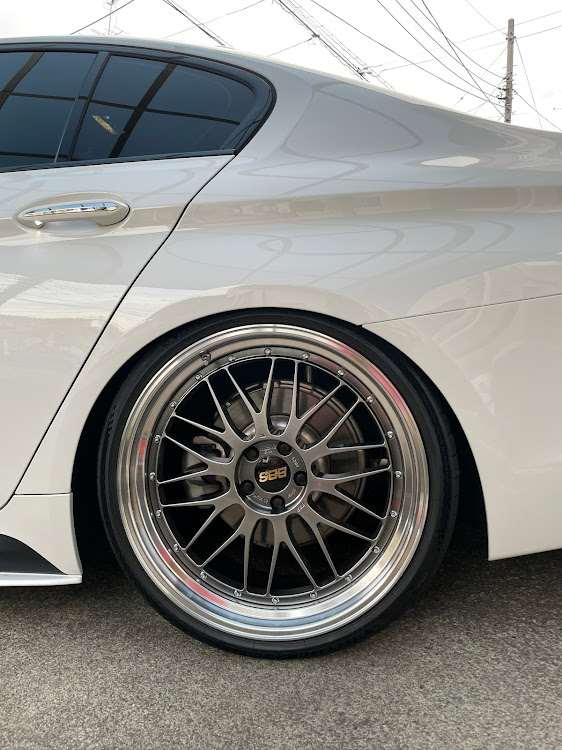 5シリーズ セダンのBBS LM・ミシュランパイロットスポーツ4S・KW street comfortに関するカスタム事例の投稿画像1枚目