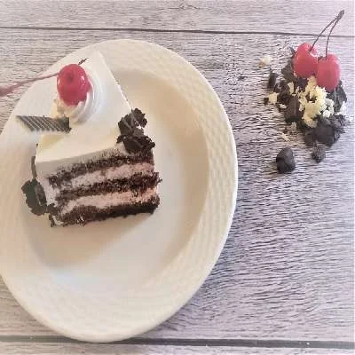 Black Forest Pastry Eggless