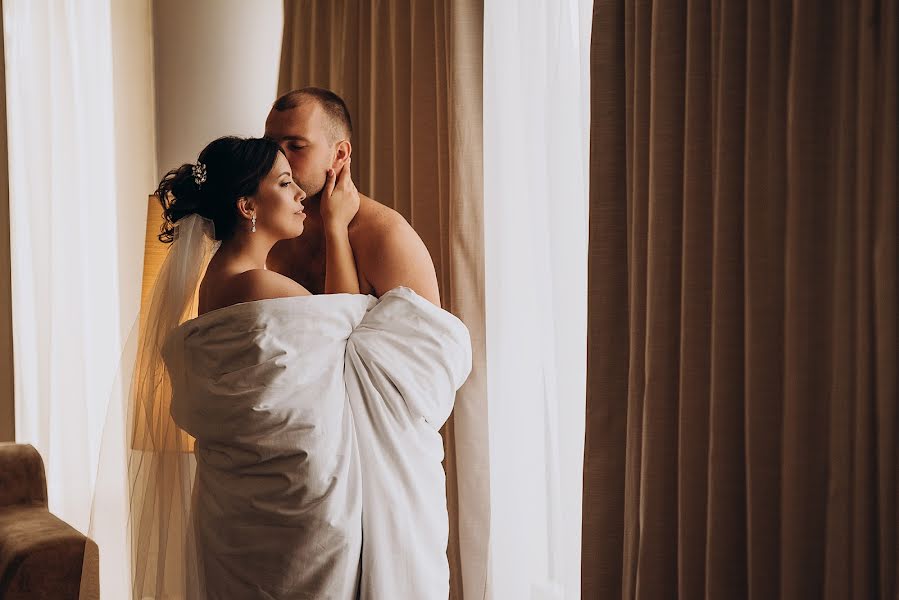 Fotógrafo de casamento Antonina Mazokha (antowik). Foto de 5 de agosto 2020