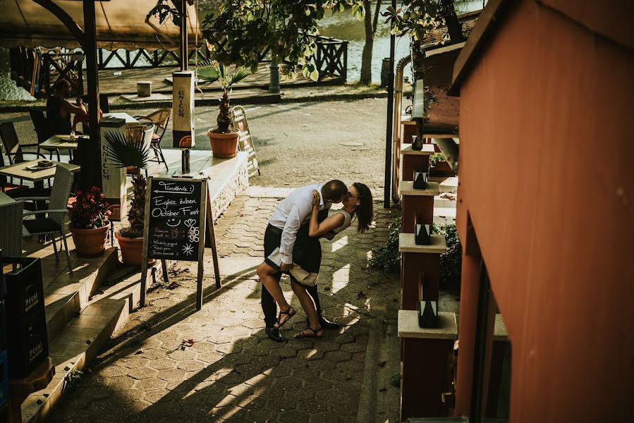 Fotografer pernikahan Gábor Badics (badics). Foto tanggal 23 Agustus 2018