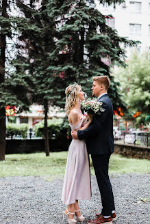 Fotógrafo de casamento Mikhail Kostin (mikhailkostin89). Foto de 18 de julho 2019