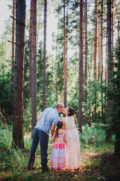 Wedding photographer Rita Novikova (rribakarp). Photo of 14 February 2015