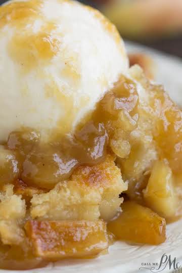 Best Caramel Apple Cobbler