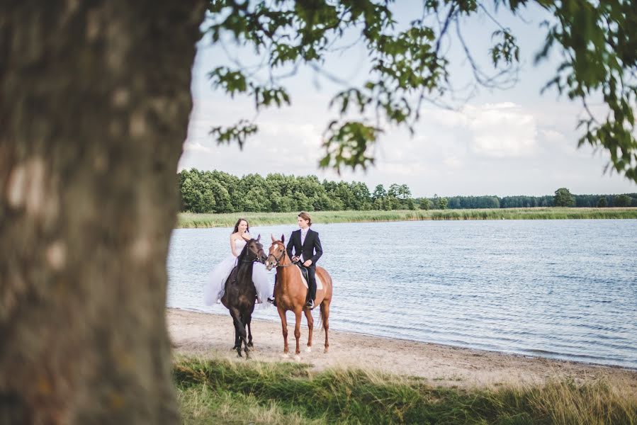 Wedding photographer Jakub Ćwiklewski (jakubcwiklewski). Photo of 25 October 2015