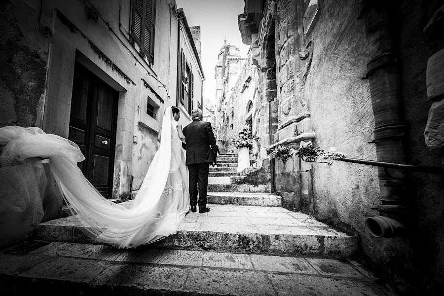 Fotografo di matrimoni Raffaele Chiavola (filmvision). Foto del 17 marzo 2020