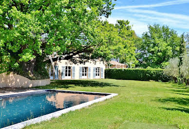 Villa with pool 4