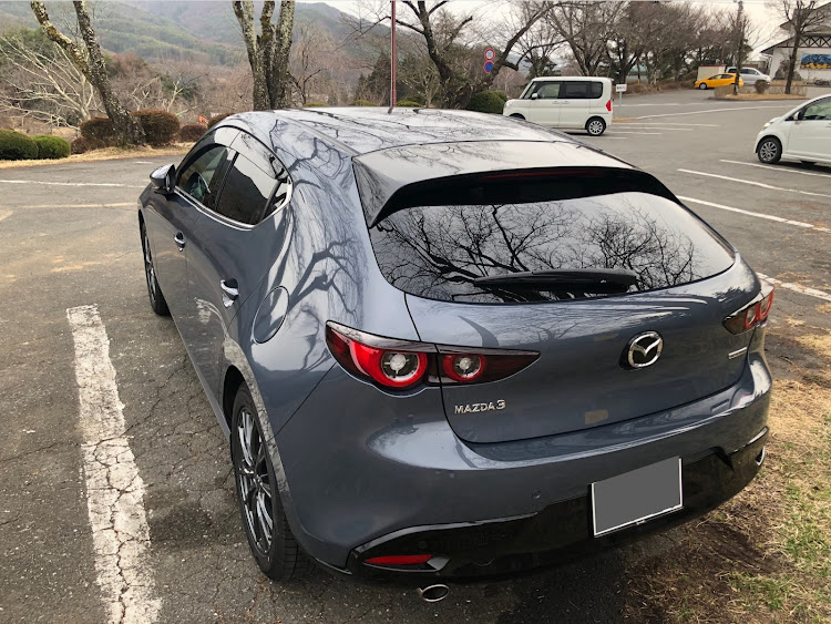 MAZDA3の洗車！！・MAZDA3・ポリメタルグレーメタリック・花粉まみれに関するカスタム事例の投稿画像2枚目