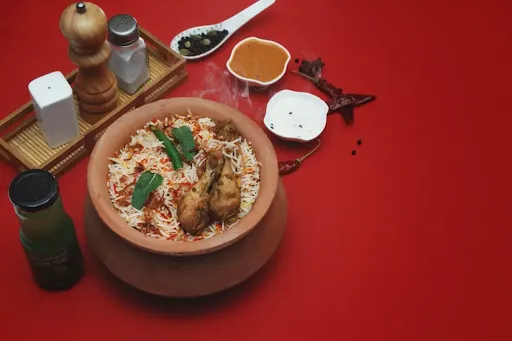 Chicken Biryani With Raita And Gulab Jamun [1 Piece]