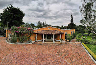 Corps de ferme avec jardin 1