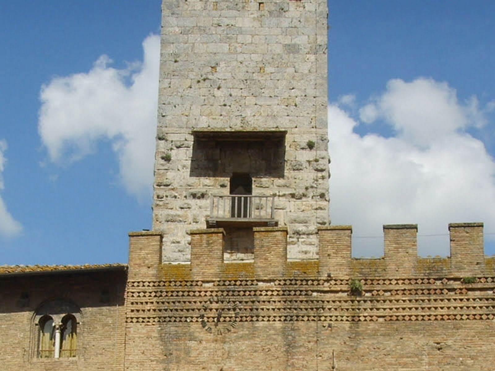 San Gimignano, facciata del Palazzo vecchio del Podest (particolare) 