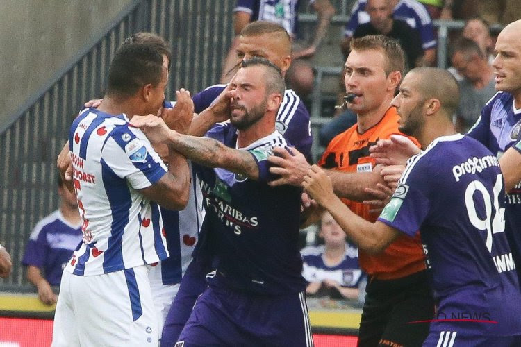 'Vriendenmatch' Anderlecht loopt even uit de hand, Defour grijpt stevig in maar Heerenveen-speler betaalt het gelag