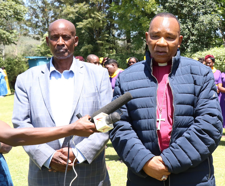 Church elder George Kagima of Nakuru Anglican Church and Bishop Dr Joseph Muchai address media in Nakuru over the weekend during a music festival organised by the church.
