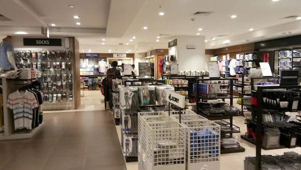 Shoppers Stop photo 