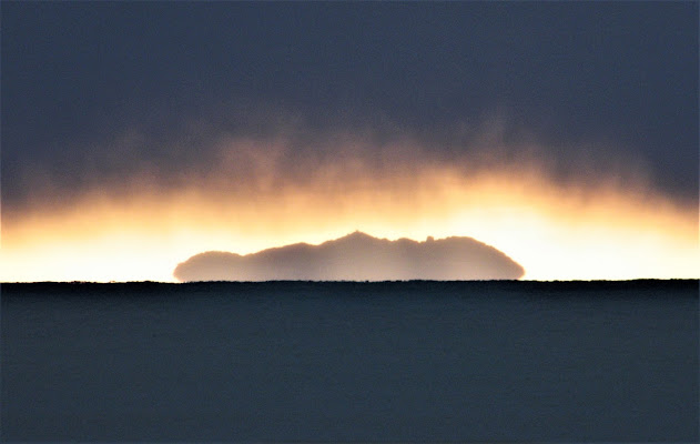 temporale al tramonto sulla gorgona di pilotto