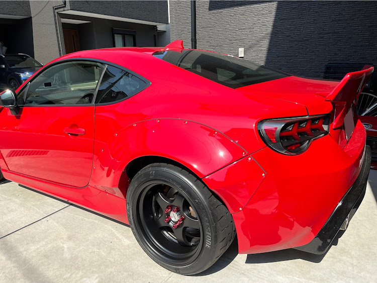 BRZの赤い稲妻・RE-71RS・ワイドボディ・ワイトレ装着・ラバーペイントスプレーに関するカスタム事例の投稿画像1枚目