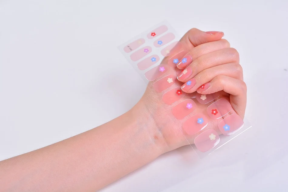 3D gel nalepnice za nokte sa bronz efektom. Brzo i elegantno. Jednostavna primena, dugotrajno i prelepe trodimenzionalne šare.