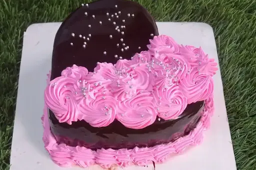 Choco-nuts Heart Cake [300 Grams]