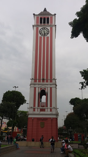Torre Del Reloj Parque Universitario