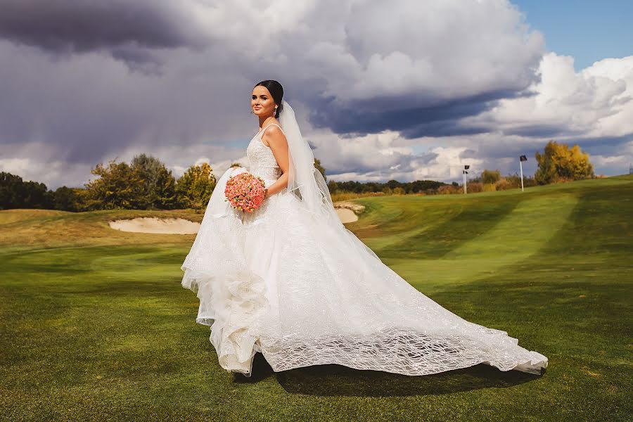 Fotógrafo de casamento Oleg Roganin (roganin). Foto de 20 de junho 2022