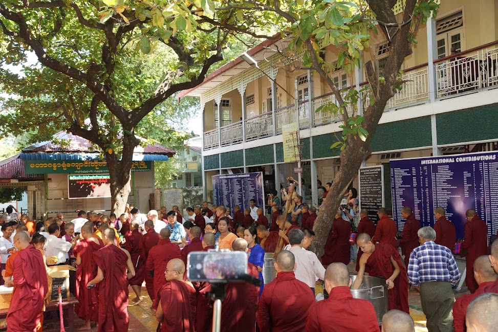 "Мы были в Мьянме!" "В Мя? В Мья? В Мня? Это что, это где?" ноябрь 2014г.