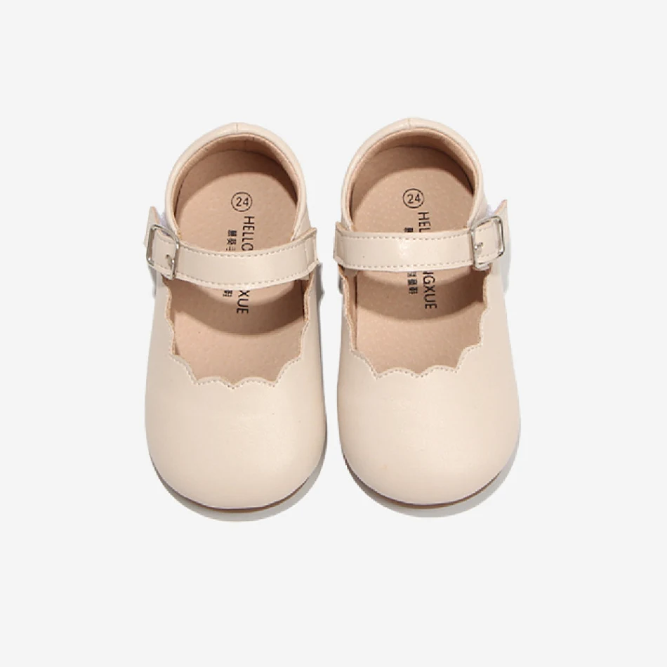 Mary Jane Retro Kinderschoenen in oma-stijl. Klassiek comfort voor kleine voetjes. Ideaal om in te spelen en er tegelijkertijd stijlvol uit te zien.