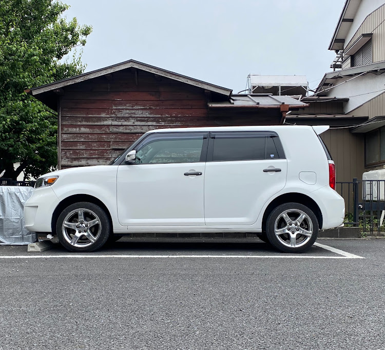 xBのscion xb・ルミオン・リフトアップに関するカスタム事例の投稿画像1枚目