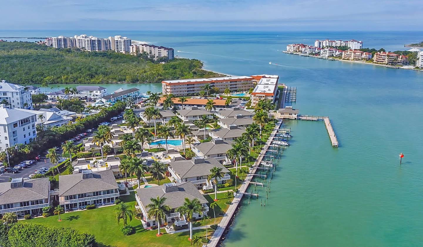 Apartment with pool Marco Island