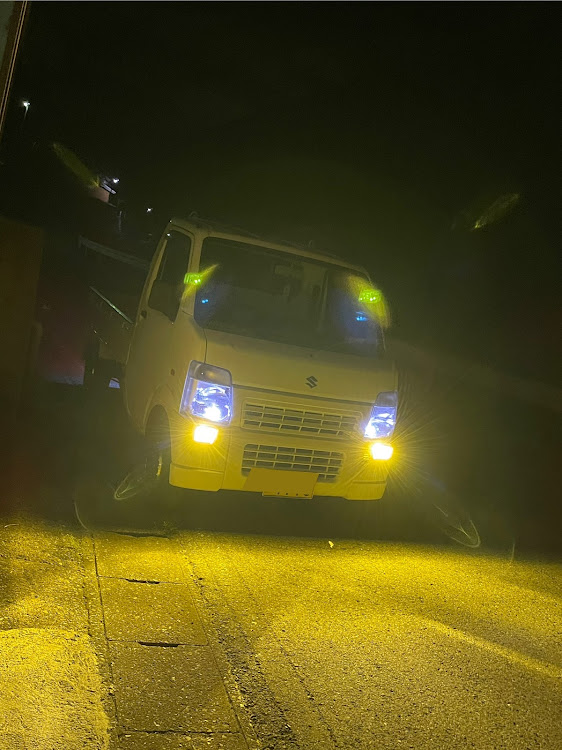 キャリイトラックの事故には気を付けて・突っ込まれた・アオリが・運転には充分気をつけて・休みが終わる〜に関するカスタム事例の投稿画像1枚目