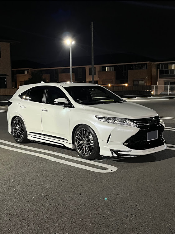 ハリアーのZSU60W・コラボ・ハリアーに関するカスタム事例の投稿画像5枚目