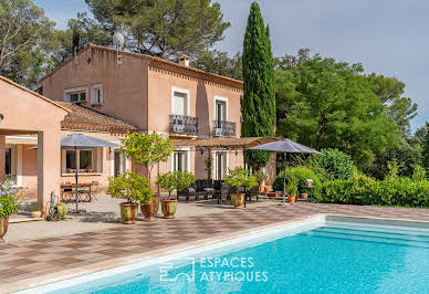 Maison avec piscine et terrasse 4