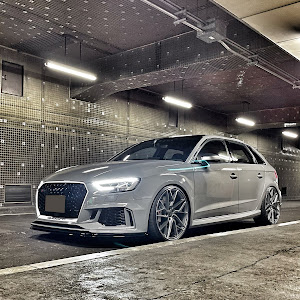 RS3 スポーツバック 8VDAZF