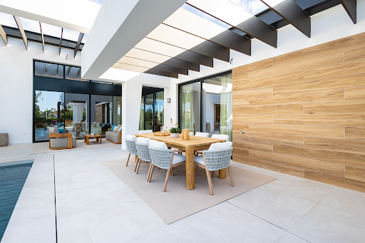 House with pool and garden 3