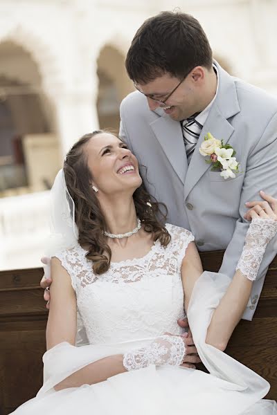 Wedding photographer Eszter Semsei (esztersemsei). Photo of 2 June 2016